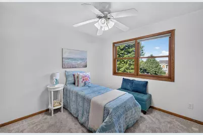 211 N Heatherstone Drive, Sun Prairie, WI 53590 - Photo 29