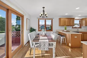 211 N Heatherstone Dr, Sun Prairie, WI 53590 - Photo 11