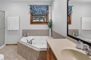 211 N Heatherstone Dr, Sun Prairie, WI 53590 - Photo 23