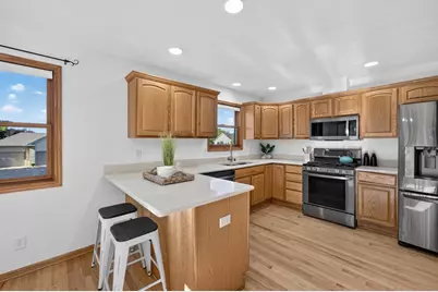 211 N Heatherstone Drive, Sun Prairie, WI 53590 - Photo 15