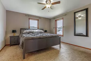 1118 Newport Ln, Holmen, WI 54636 - Photo 11