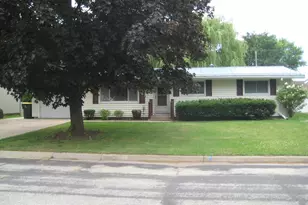 1111 S 5th St, Prairie Du Chien, WI 53821 - Photo 3