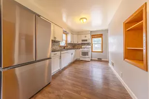 1021 S Terrace St, Janesville, WI 53546 - Photo 9