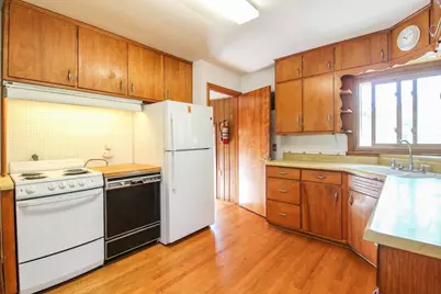 519 Giles Street, Lake Mills, WI 53551 - Photo 9