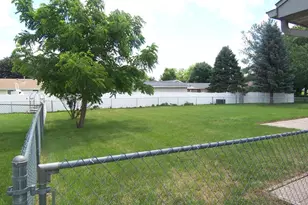 2715 N Robinson Dr Dr, Beloit, WI 53511 - Photo 5
