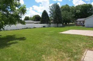 2715 N Robinson Dr Dr, Beloit, WI 53511 - Photo 11
