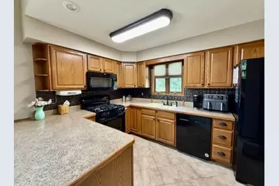 3210 Thornton Drive, Janesville, WI 53548 - Photo 9
