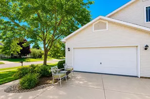 809-811 Vista Ridge Dr, Mount Horeb, WI 53572 - Photo 3