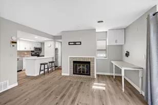 539 D'onofrio Dr, Madison, WI 53719 - Photo 7