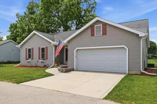 7565 W Village Crest Dr, Madison, WI 53719 - Photo 3
