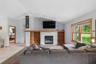 7565 W Village Crest Dr, Madison, WI 53719 - Photo 7