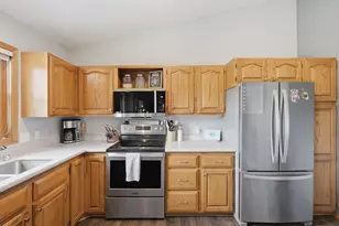 7565 W Village Crest Dr, Madison, WI 53719 - Photo 13