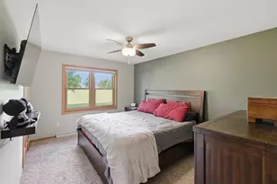 7565 W Village Crest Dr, Madison, WI 53719 - Photo 29