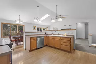 5605 Black Walnut Ct, Mcfarland, WI 53558 - Photo 7