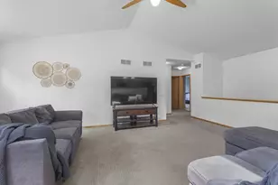 5605 Black Walnut Ct, Mcfarland, WI 53558 - Photo 11