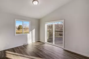 37 Rock River Dr, Edgerton, WI 53589 - Photo 7