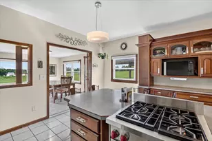 2458 S Madison Rd, Beloit, WI 53511 - Photo 7