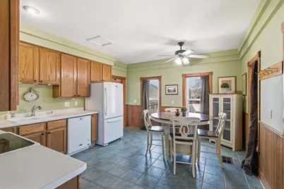 7 E Rollin Street, Edgerton, WI 53534 - Photo 5
