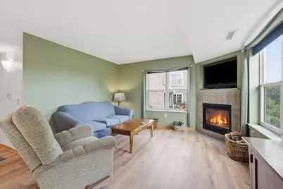 3027 Stratton Way, Madison, WI 53719 - Photo 3