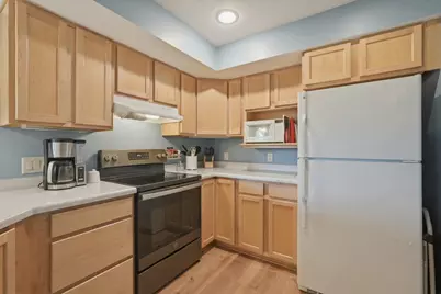 3027 Stratton Way, Madison, WI 53719 - Photo 11