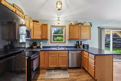 606 Garfield Avenue, Janesville, WI 53536 - Photo 11