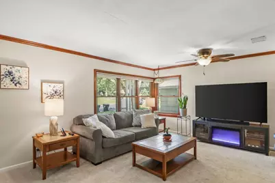 190 Hillcrest Circle, Sun Prairie, WI 53590 - Photo 15