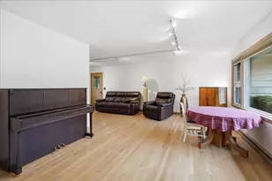 6105 Queens Way, Monona, WI 53716 - Photo 5