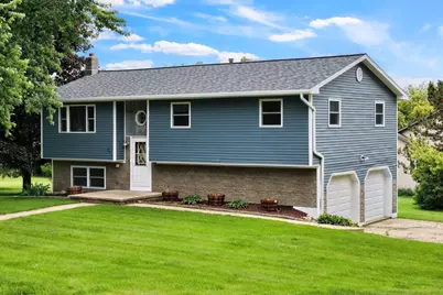 401 Linda Road, Mount Horeb, WI 53572 - Photo 1
