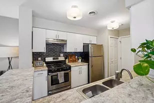 2941 Holborn Cir, Madison, WI 53718 - Photo 15