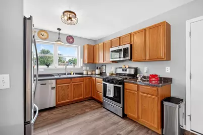 19 Cordelia Cres, Madison, WI 53704 - Photo 3