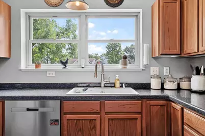 19 Cordelia Cres, Madison, WI 53704 - Photo 5