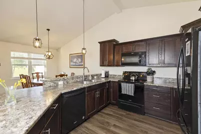 306 E Highland Avenue, Fort Atkinson, WI 53538 - Photo 7
