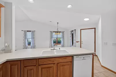 669 Springbrook Circle, DeForest, WI 53532 - Photo 27