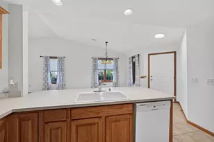 669 Springbrook Cir, DeForest, WI 53532 - Photo 27