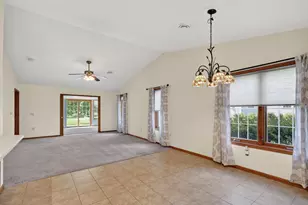 669 Springbrook Cir, DeForest, WI 53532 - Photo 7