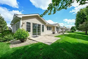 669 Springbrook Cir, DeForest, WI 53532 - Photo 3