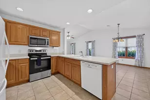 669 Springbrook Cir, DeForest, WI 53532 - Photo 25