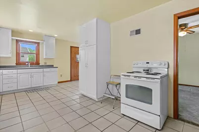 722 Christianson Avenue, Madison, WI 53714 - Photo 11