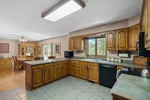 6635 Sunset Dr, Verona, WI 53593 - Photo 9