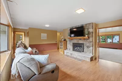 7003 Park Circle, Middleton, WI 53562 - Photo 9