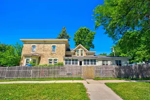 231 4th St, Baraboo, WI 53913 - Photo 5