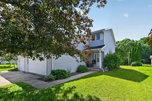 181 N Lexington Pkwy, DeForest, WI 53532 - Photo 3