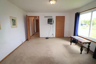 2209 S Ellis Road, Janesville, WI 53548 - Photo 9