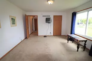2209 S Ellis Rd, Janesville, WI 53548 - Photo 9
