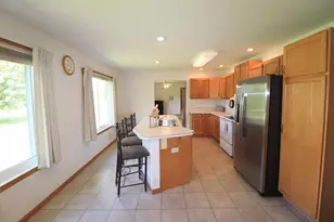2209 S Ellis Rd, Janesville, WI 53548 - Photo 5