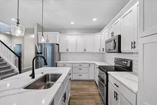 533 Redan Dr, Madison, WI 53593 - Photo 3