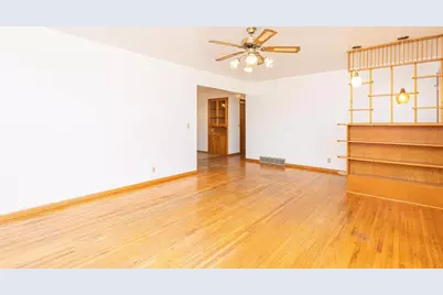 415 W Benton Street, Cuba City,  53807 - Photo 3