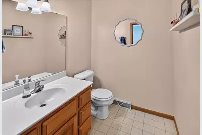 3212 Dorchester Way, Madison, WI 53719 - Photo 9
