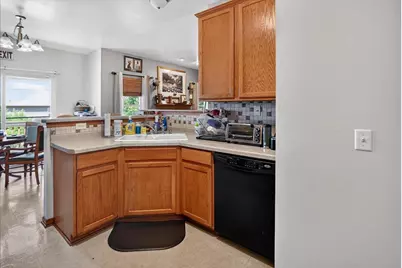 5150 Crescent Oaks Drive, Madison, WI 53704 - Photo 17
