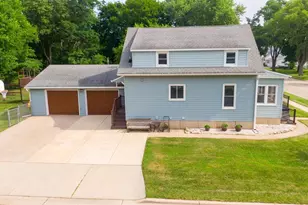 621 Dallas St, Sauk City, WI 53583 - Photo 5